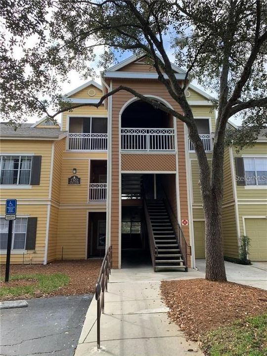 For Rent: $1,350 (1 beds, 1 baths, 650 Square Feet)