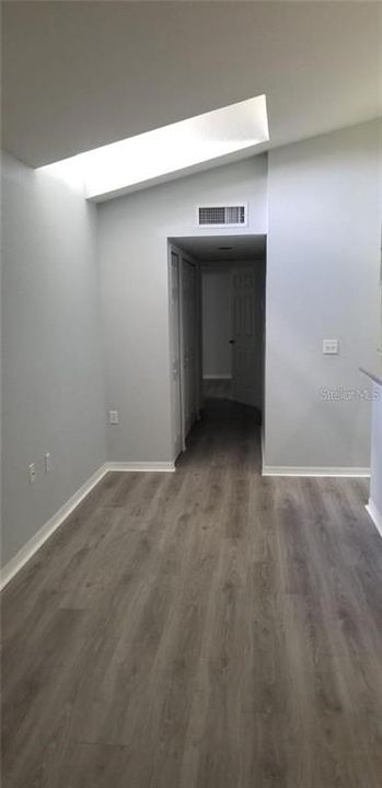 For Rent: $1,350 (1 beds, 1 baths, 650 Square Feet)