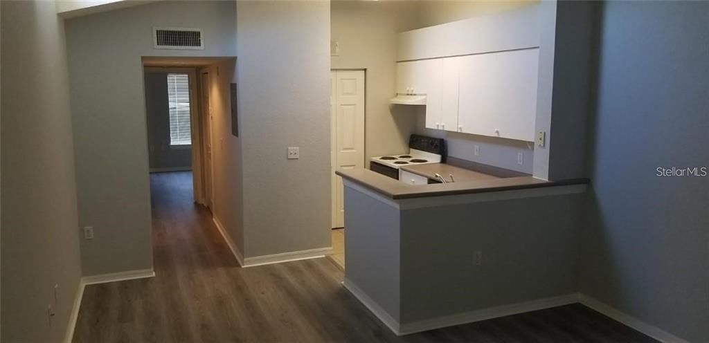 For Rent: $1,350 (1 beds, 1 baths, 650 Square Feet)