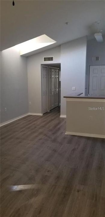 For Rent: $1,350 (1 beds, 1 baths, 650 Square Feet)