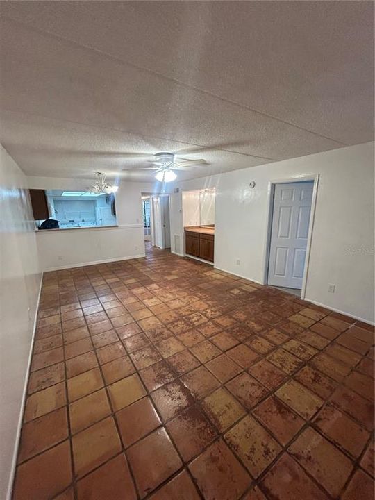 For Rent: $1,700 (2 beds, 2 baths, 948 Square Feet)