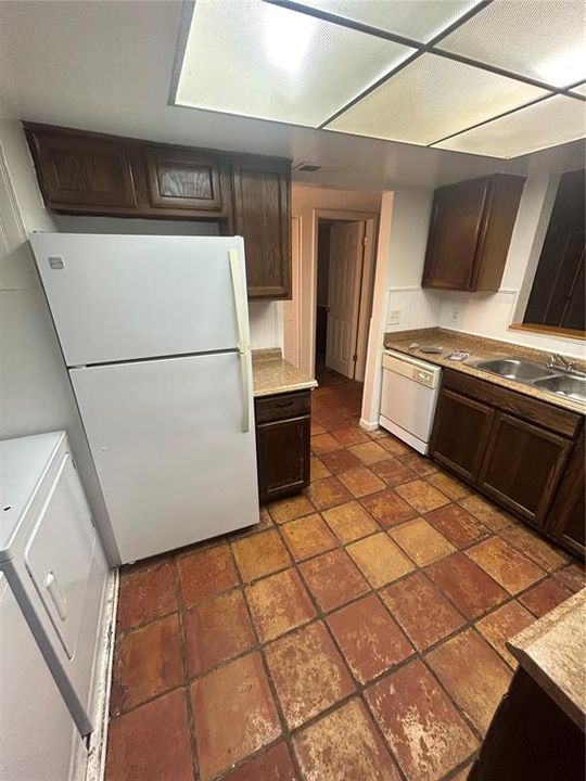 For Rent: $1,700 (2 beds, 2 baths, 948 Square Feet)