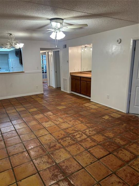 For Rent: $1,700 (2 beds, 2 baths, 948 Square Feet)