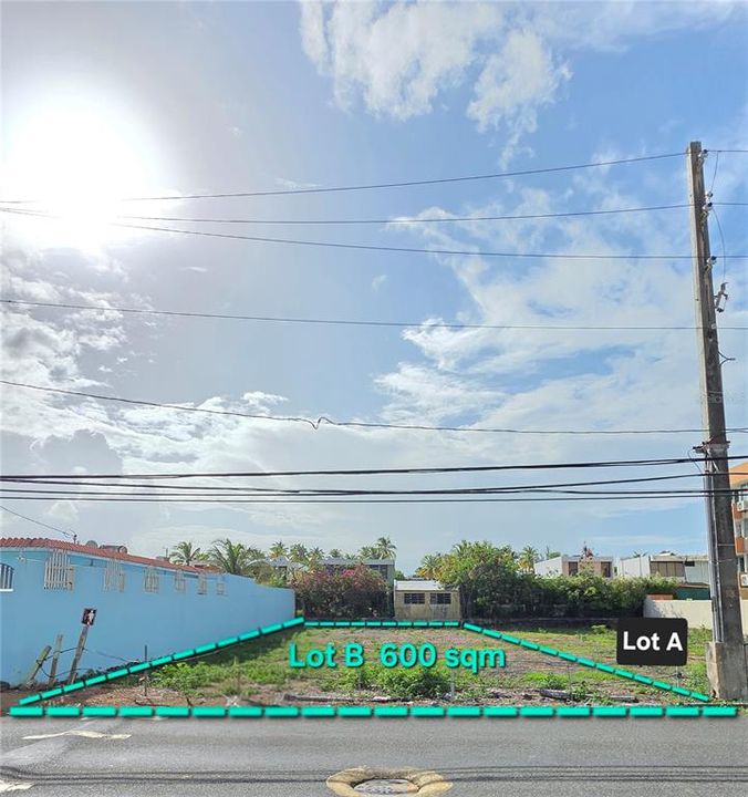 En Venta: $560,000 (0.30 acres)