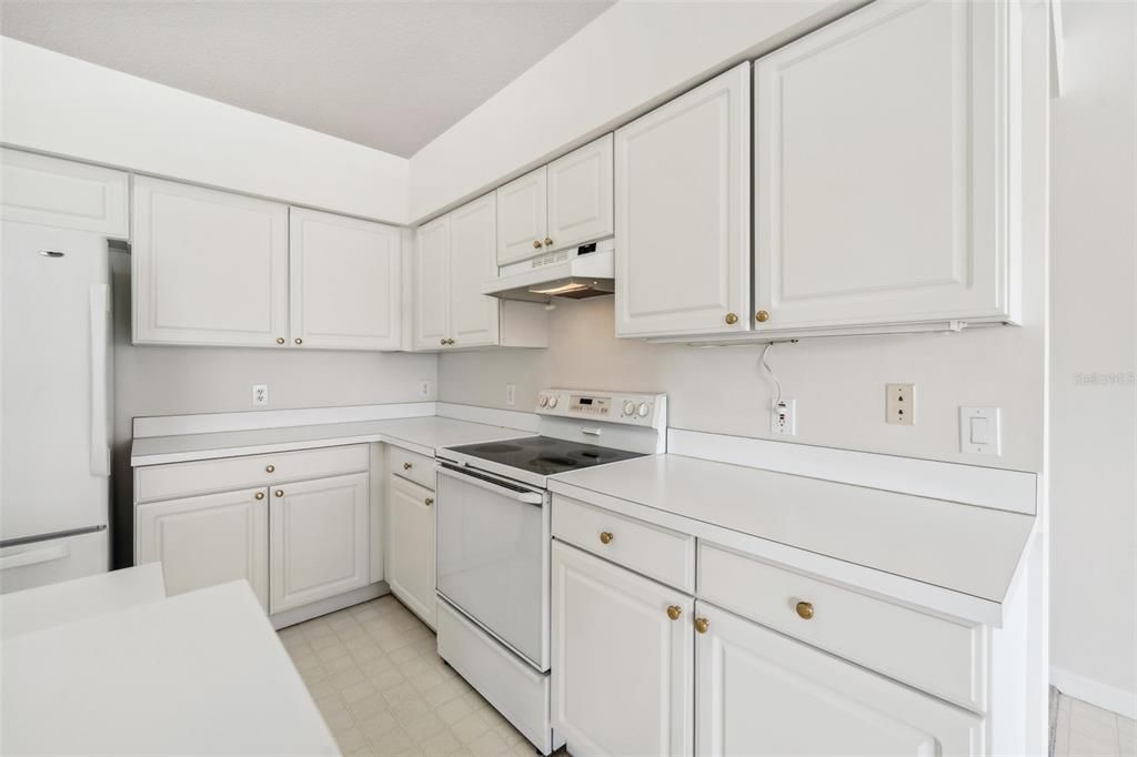 For Sale: $369,000 (3 beds, 2 baths, 1909 Square Feet)