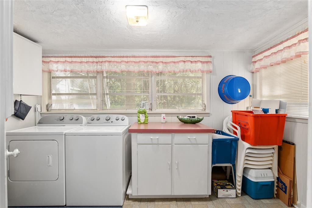 INDOOR LAUNDRY, SO RARE IN VINTAGE HOMES