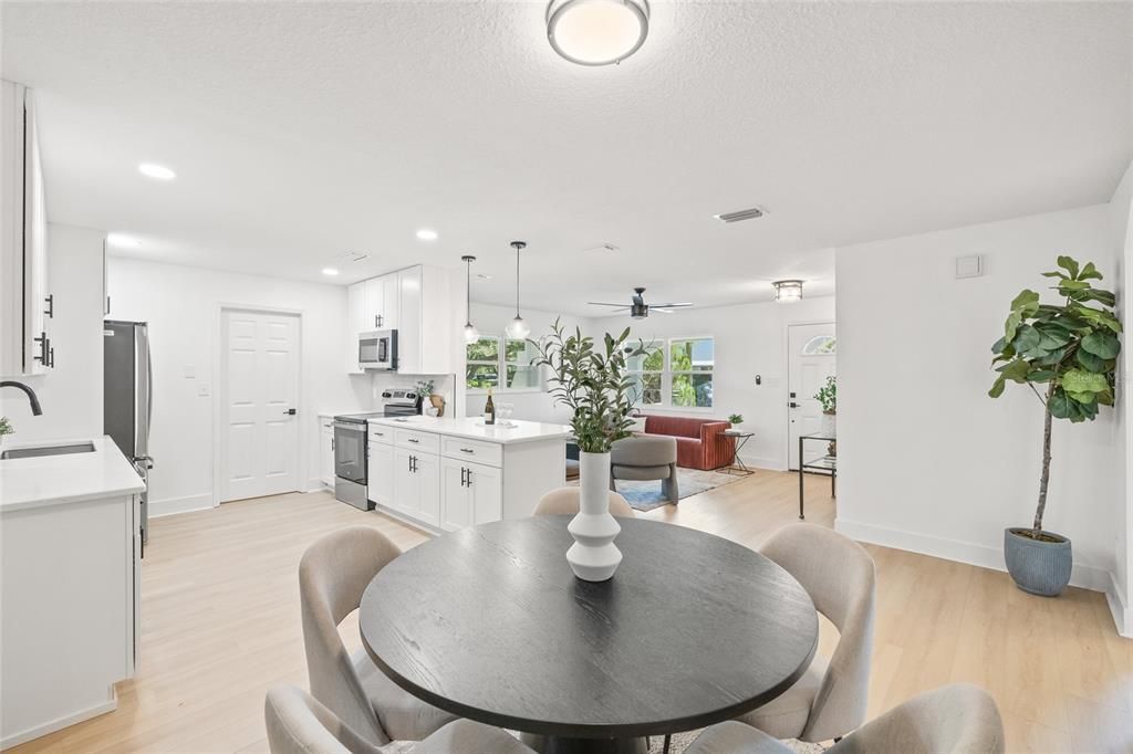 Active With Contract: $549,900 (3 beds, 2 baths, 1828 Square Feet)