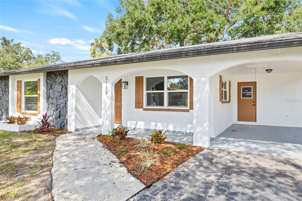 Active With Contract: $549,900 (3 beds, 2 baths, 1828 Square Feet)