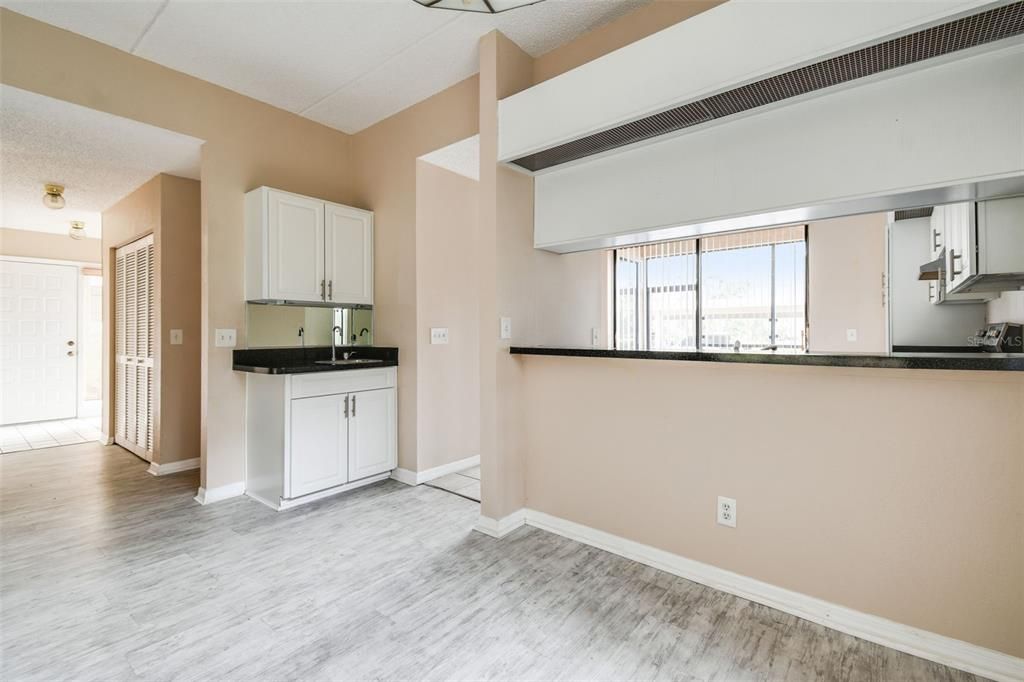 For Rent: $2,300 (2 beds, 2 baths, 1465 Square Feet)