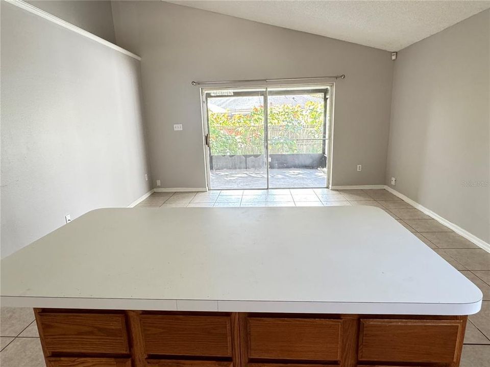 For Rent: $2,000 (3 beds, 2 baths, 1455 Square Feet)