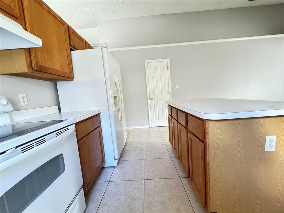 For Rent: $2,000 (3 beds, 2 baths, 1455 Square Feet)