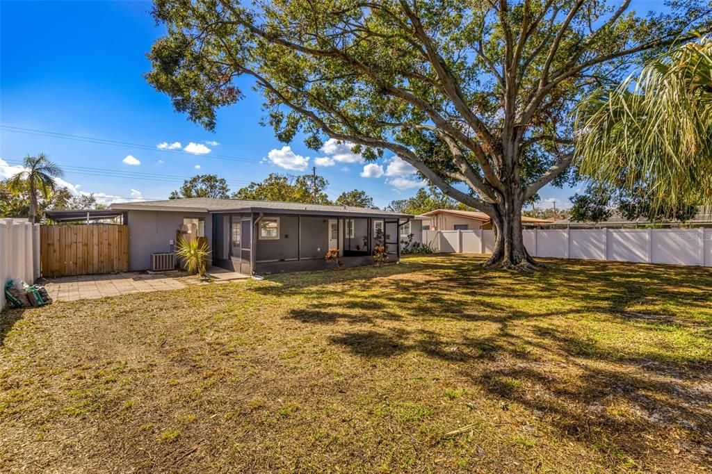 For Sale: $399,000 (3 beds, 2 baths, 1152 Square Feet)