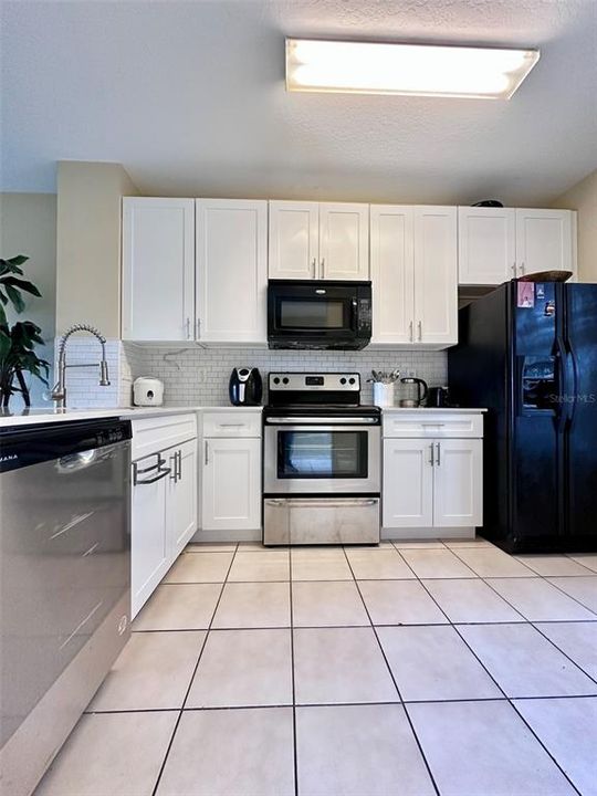 For Rent: $1,650 (2 beds, 2 baths, 988 Square Feet)