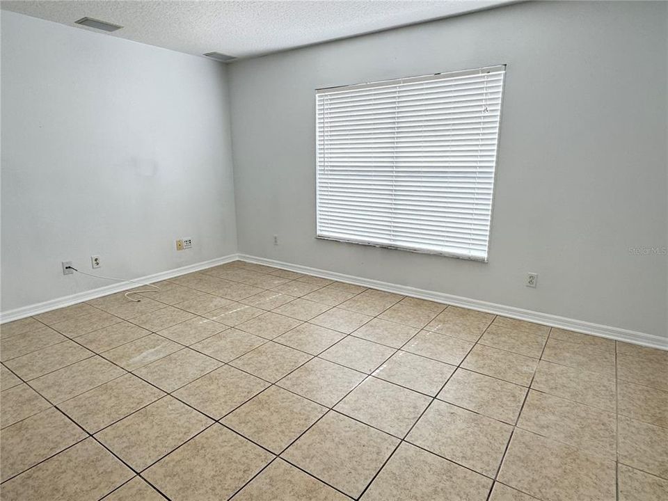 For Rent: $2,850 (4 beds, 2 baths, 3300 Square Feet)