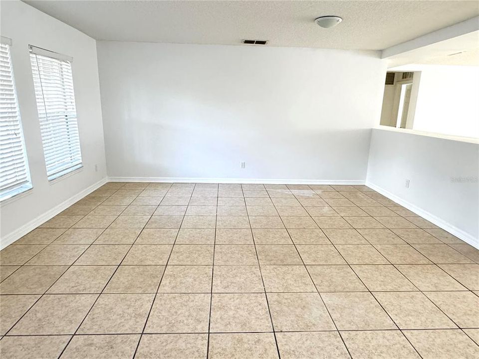 For Rent: $2,850 (4 beds, 2 baths, 3300 Square Feet)