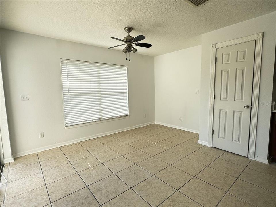 For Rent: $2,850 (4 beds, 2 baths, 3300 Square Feet)