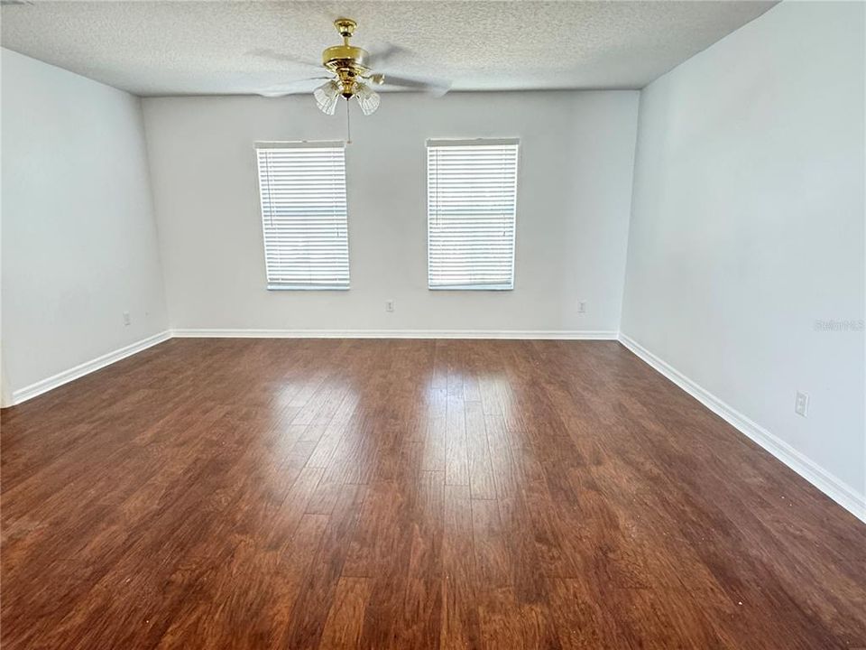 For Rent: $2,850 (4 beds, 2 baths, 3300 Square Feet)