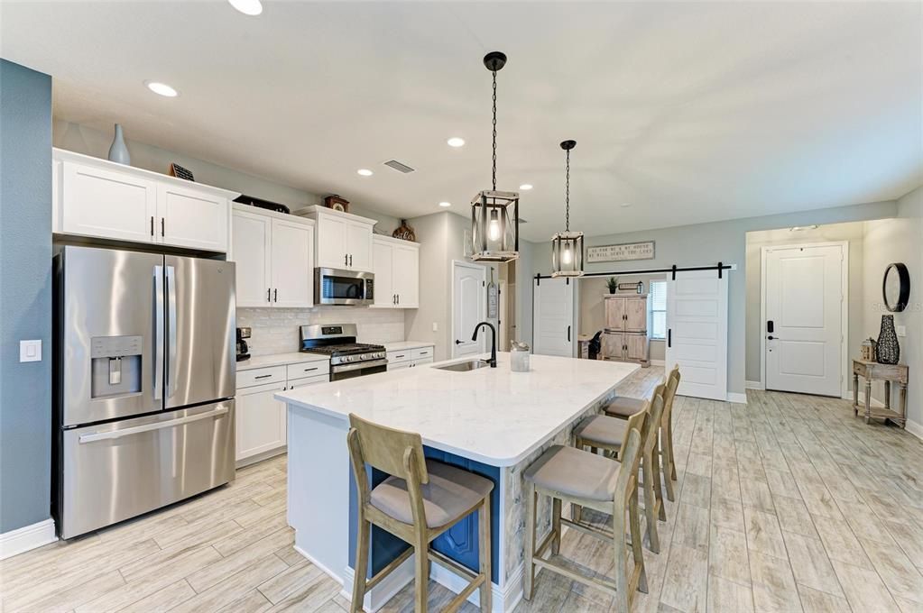 For Sale: $480,000 (2 beds, 2 baths, 1641 Square Feet)