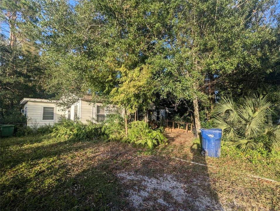 Active With Contract: $450,000 (3 beds, 1 baths, 1411 Square Feet)