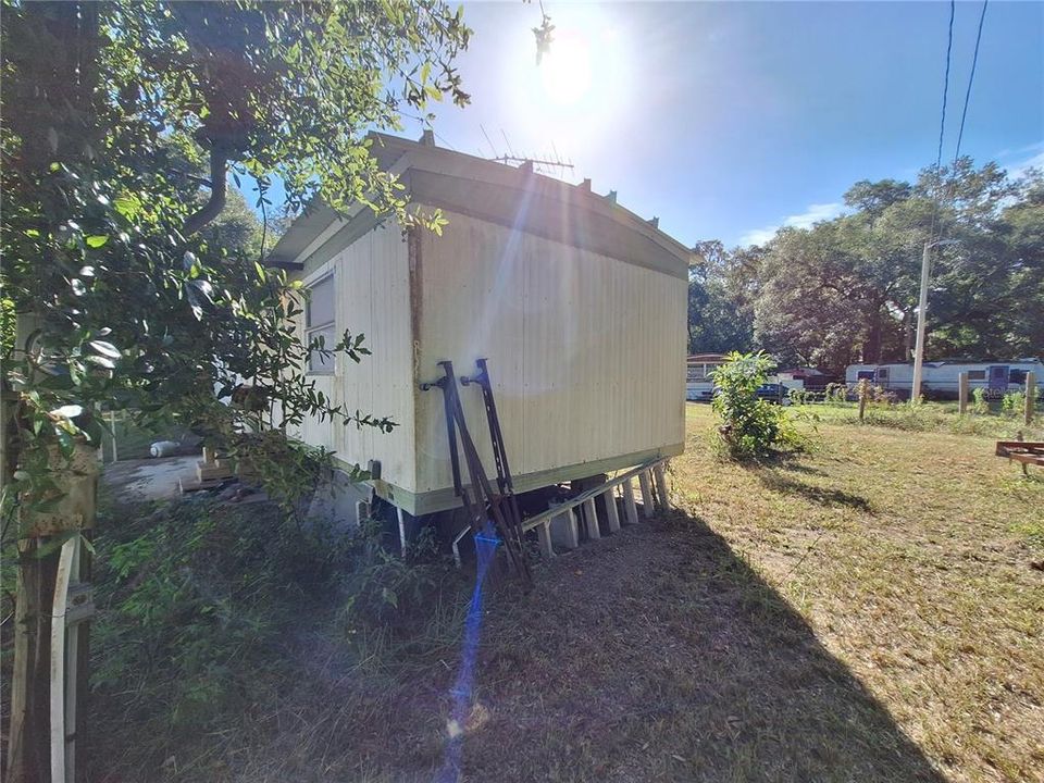 For Sale: $90,000 (2 beds, 2 baths, 912 Square Feet)