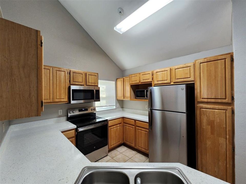 For Rent: $1,845 (2 beds, 2 baths, 1256 Square Feet)