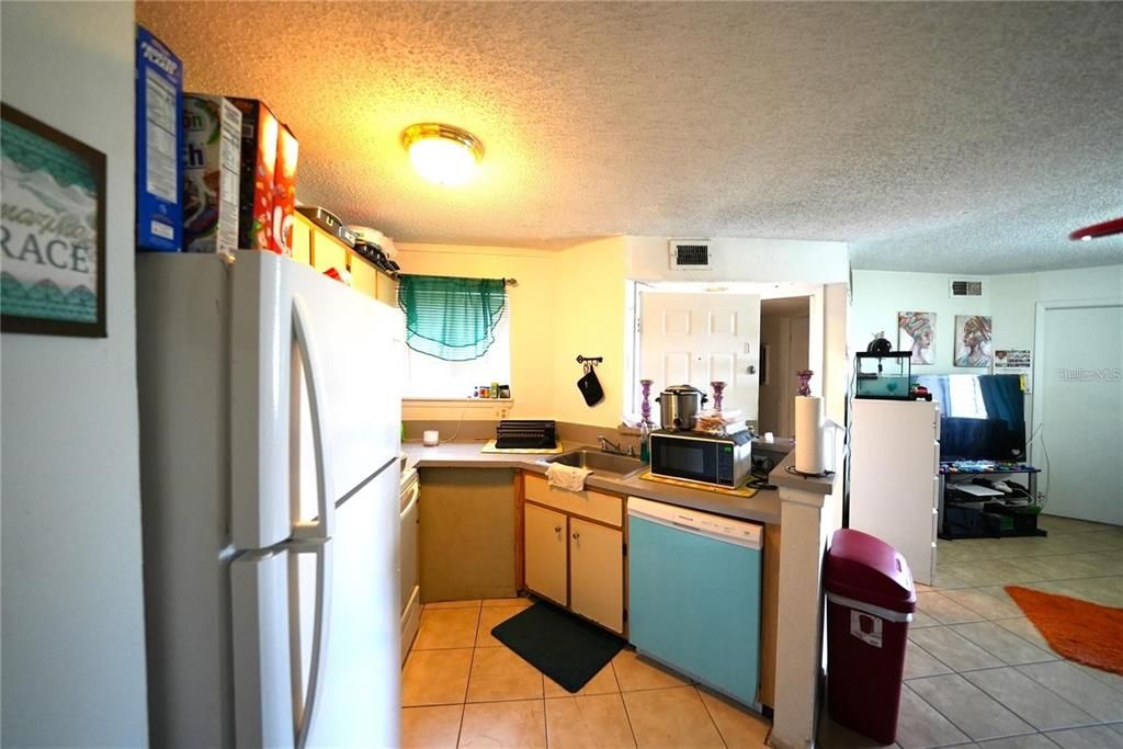 For Rent: $1,200 (1 beds, 1 baths, 526 Square Feet)