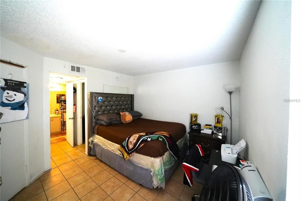 For Rent: $1,200 (1 beds, 1 baths, 526 Square Feet)