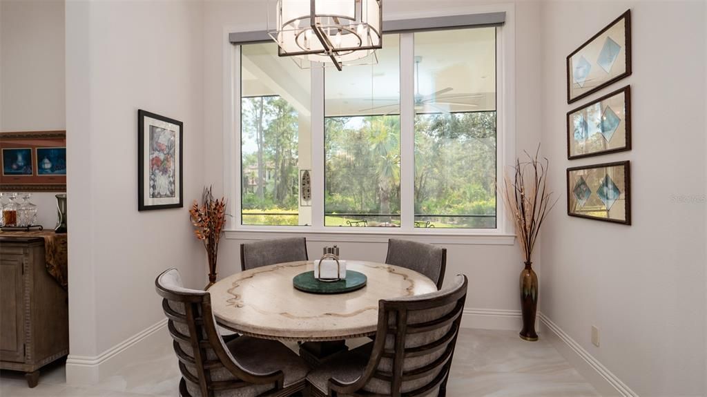 Sunny breakfast room.