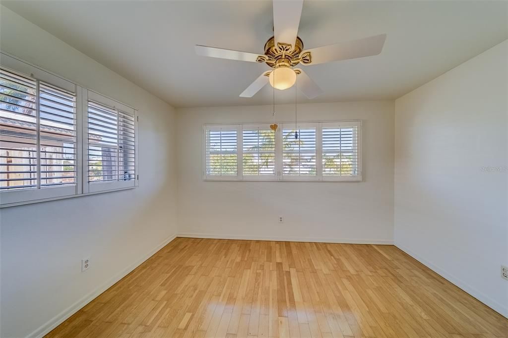 For Sale: $449,500 (2 beds, 2 baths, 1650 Square Feet)