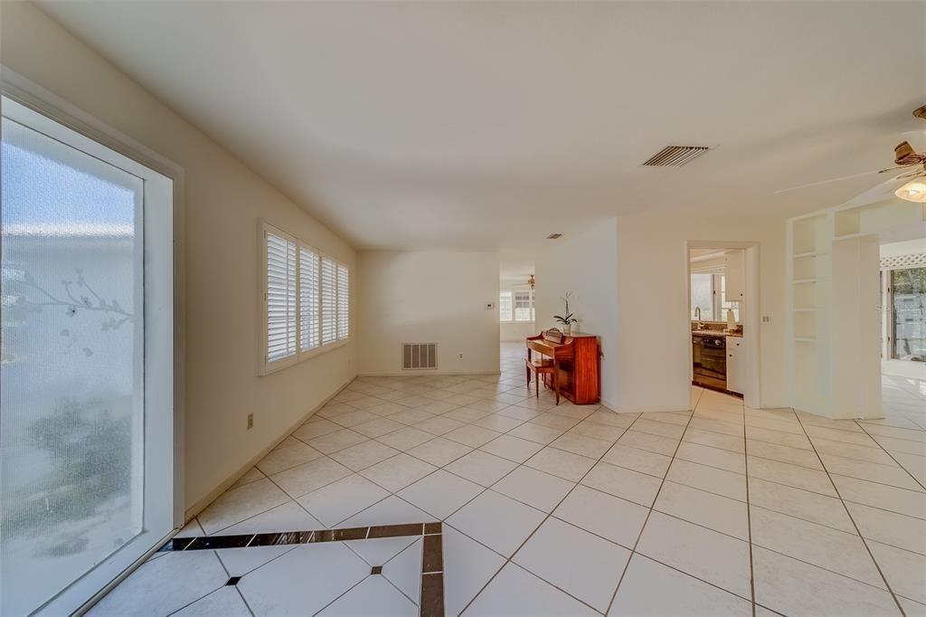 For Sale: $449,500 (2 beds, 2 baths, 1650 Square Feet)