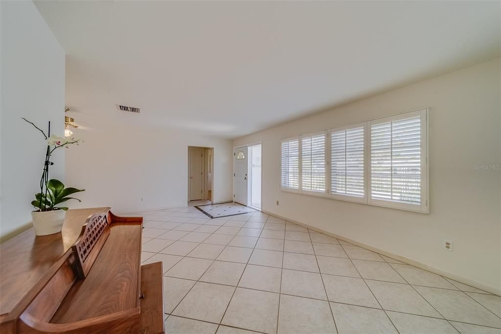 For Sale: $449,500 (2 beds, 2 baths, 1650 Square Feet)