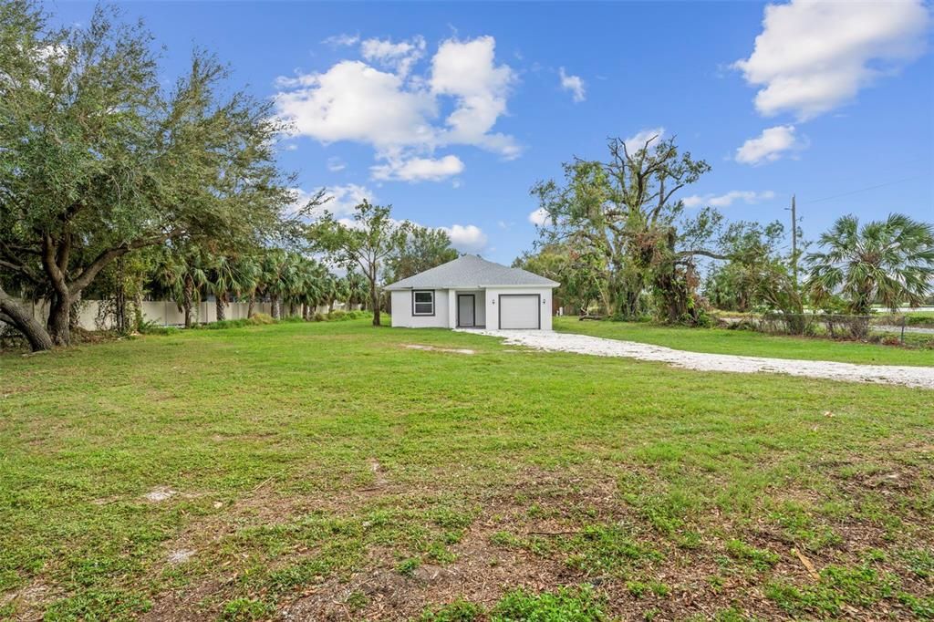 For Sale: $749,999 (3 beds, 2 baths, 1691 Square Feet)