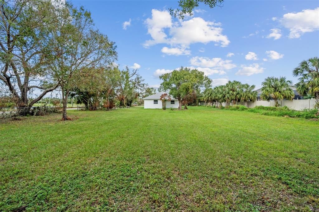 For Sale: $749,999 (3 beds, 2 baths, 1691 Square Feet)