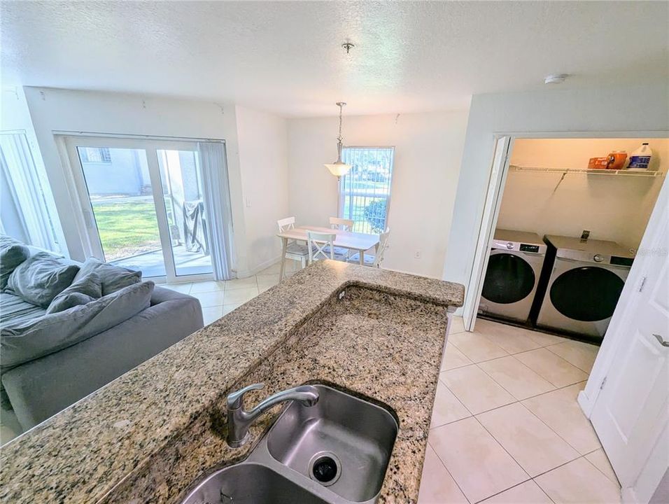 For Sale: $158,000 (1 beds, 1 baths, 864 Square Feet)