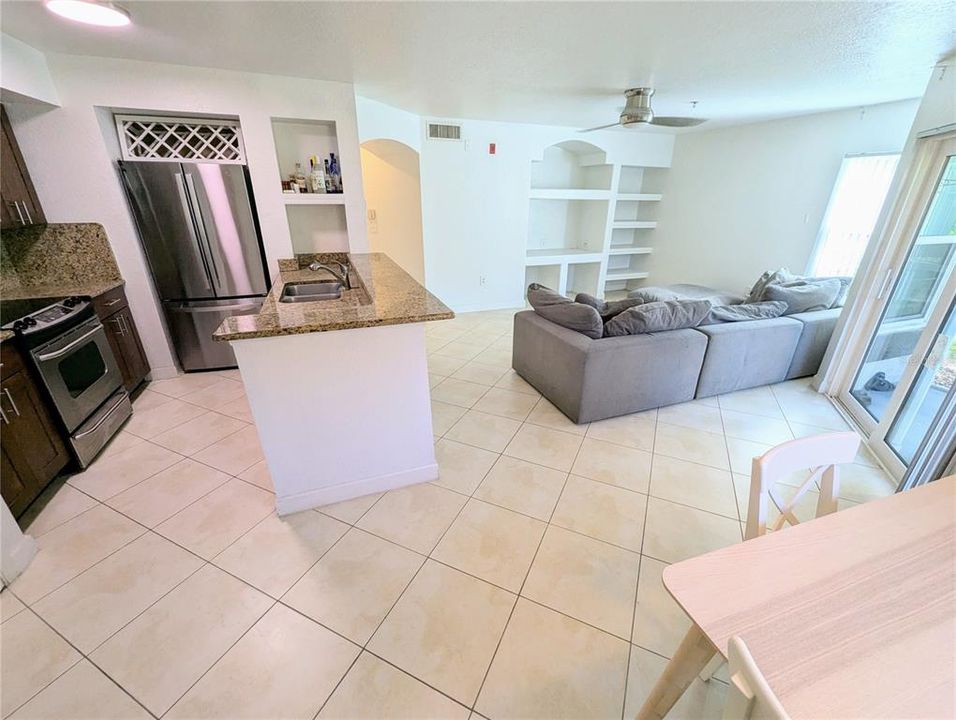 For Sale: $158,000 (1 beds, 1 baths, 864 Square Feet)