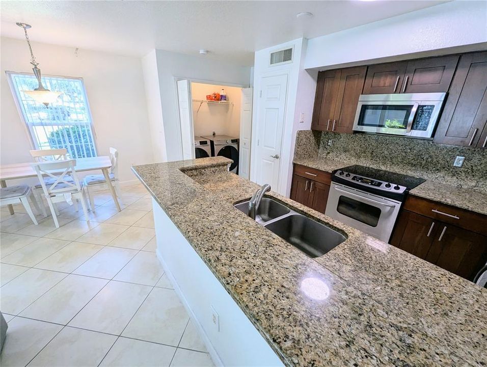 For Sale: $158,000 (1 beds, 1 baths, 864 Square Feet)