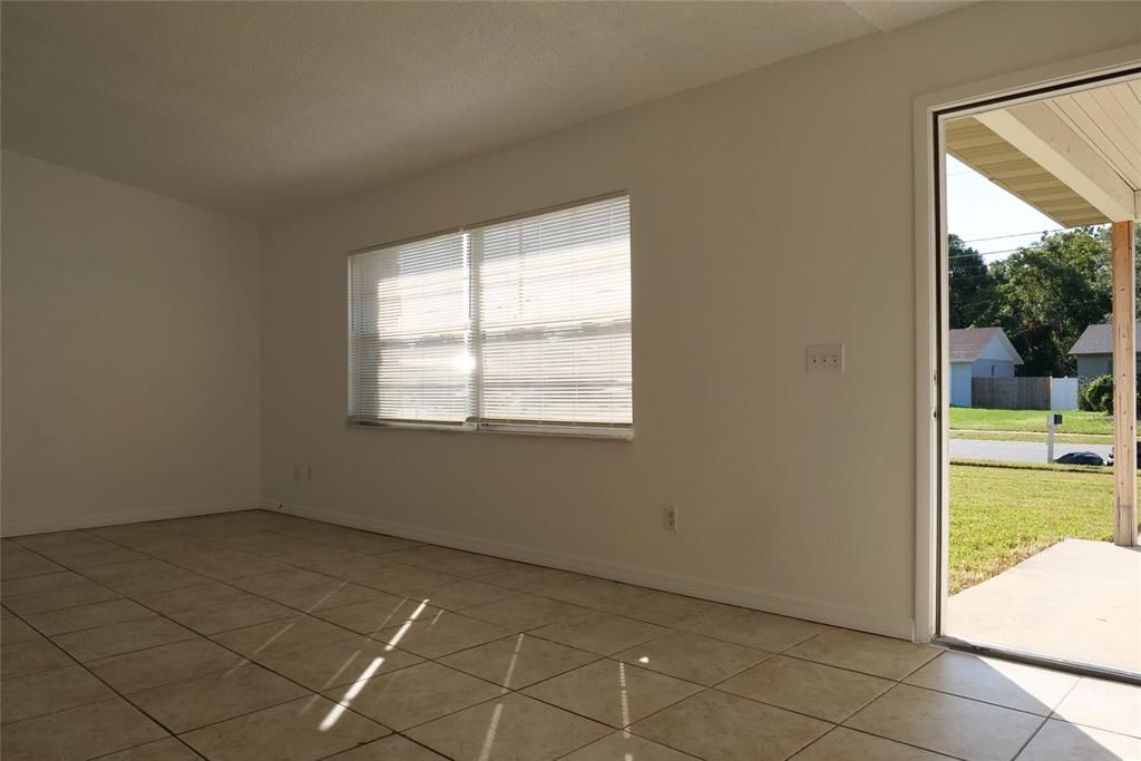 For Rent: $2,099 (3 beds, 2 baths, 1436 Square Feet)