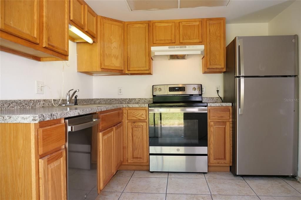 For Rent: $2,099 (3 beds, 2 baths, 1436 Square Feet)