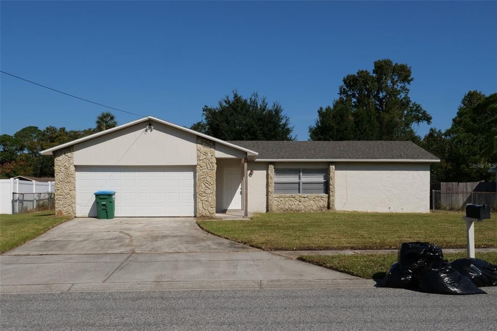 For Rent: $2,099 (3 beds, 2 baths, 1436 Square Feet)