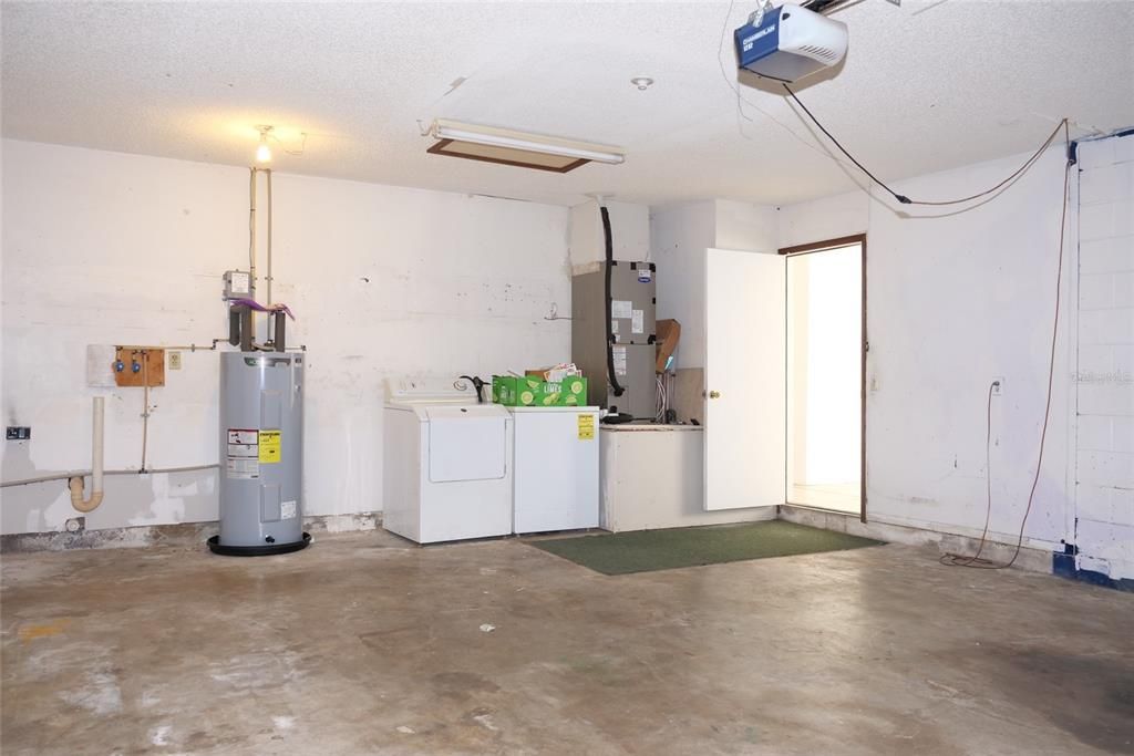 For Rent: $2,099 (3 beds, 2 baths, 1436 Square Feet)