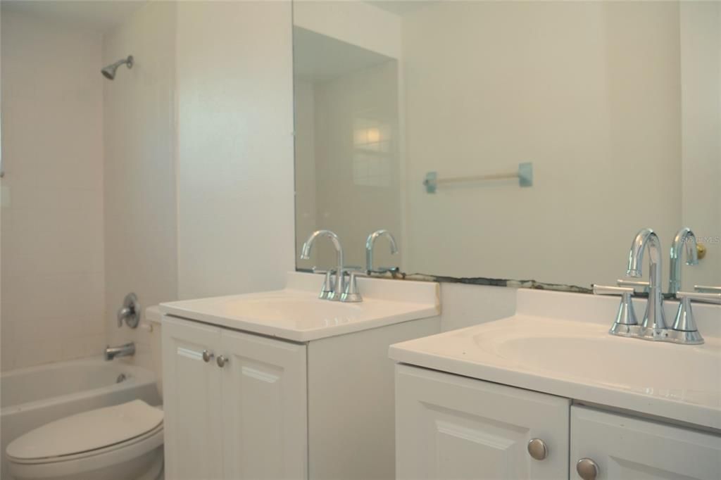 For Rent: $2,099 (3 beds, 2 baths, 1436 Square Feet)