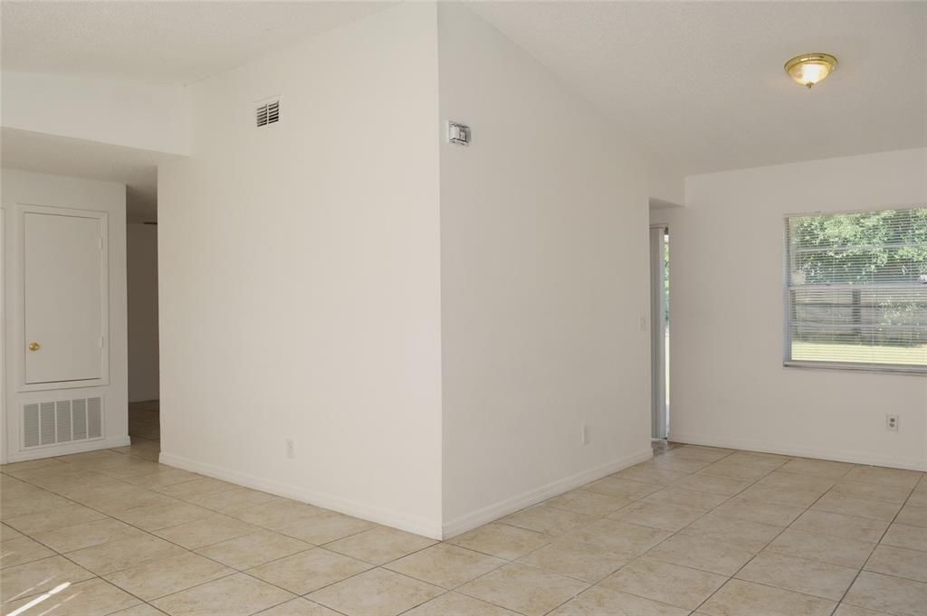 For Rent: $2,099 (3 beds, 2 baths, 1436 Square Feet)