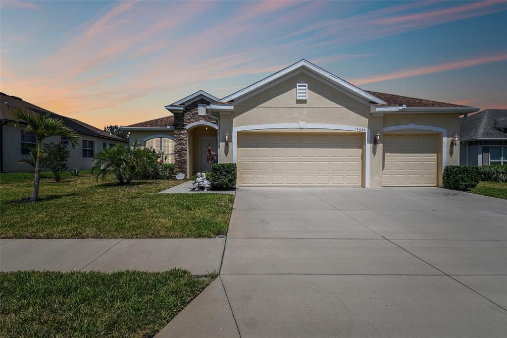 For Sale: $495,000 (3 beds, 2 baths, 2107 Square Feet)