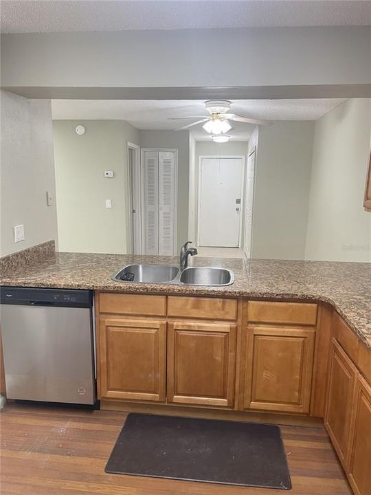 For Rent: $1,625 (2 beds, 2 baths, 1126 Square Feet)