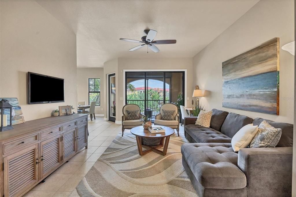 For Sale: $395,500 (2 beds, 2 baths, 1485 Square Feet)