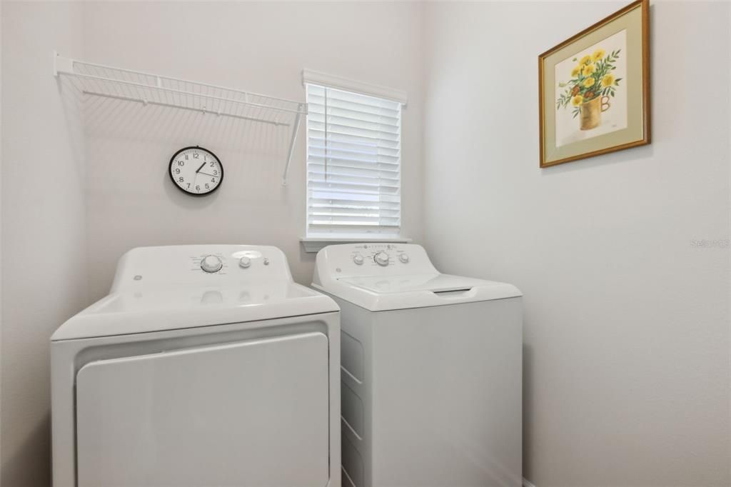 For Sale: $385,000 (3 beds, 2 baths, 1864 Square Feet)