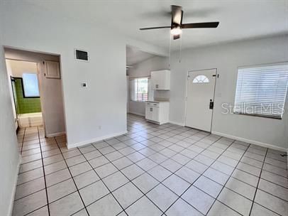 For Rent: $1,800 (2 beds, 1 baths, 744 Square Feet)