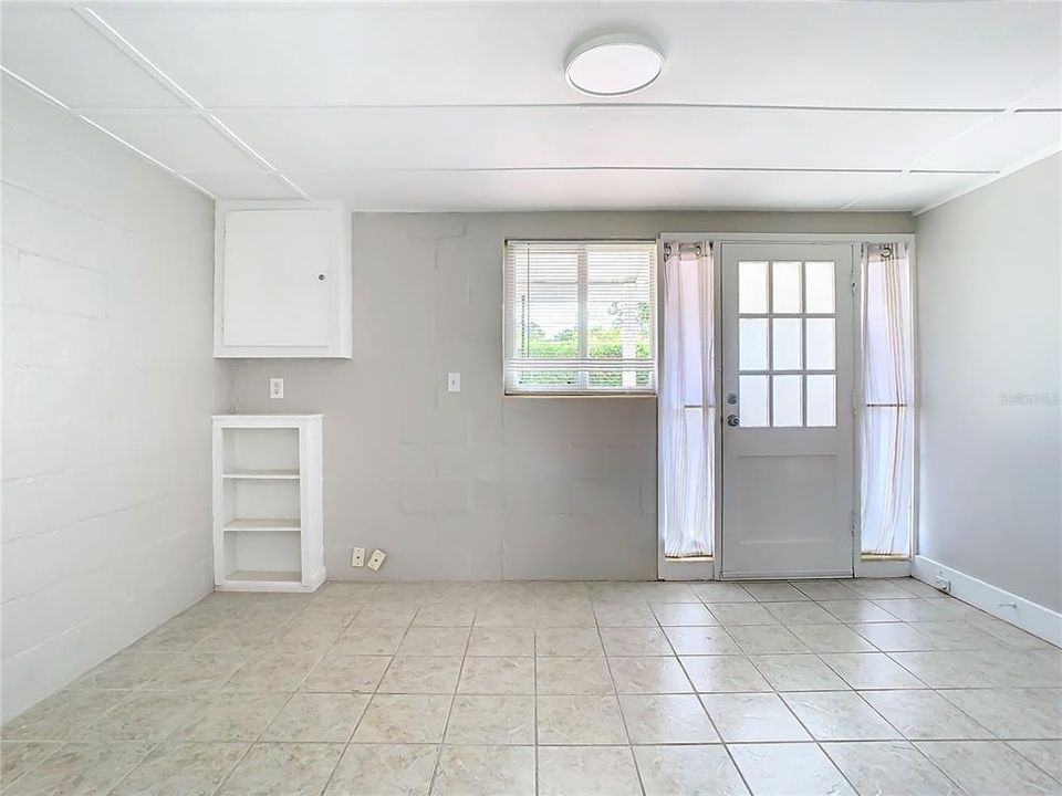 For Rent: $1,600 (2 beds, 1 baths, 767 Square Feet)