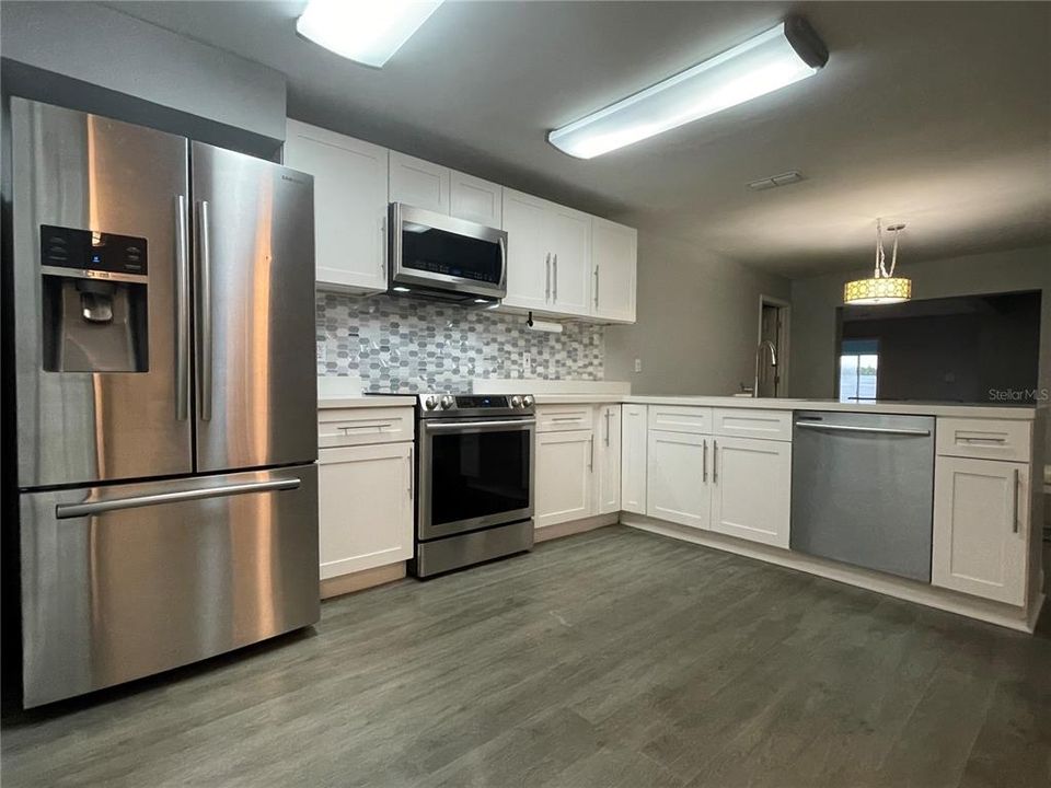 For Sale: $329,900 (3 beds, 2 baths, 1753 Square Feet)