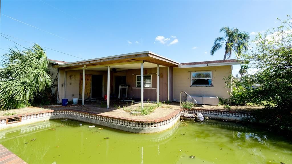 Pool/Back Porch